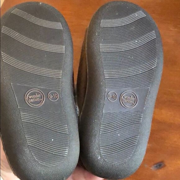 Toddler Bear slippers 🐻 - Picture 3 of 4